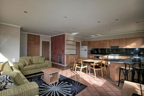 2 Munyang Street, Jindabyne - Accommodation Newcastle 0