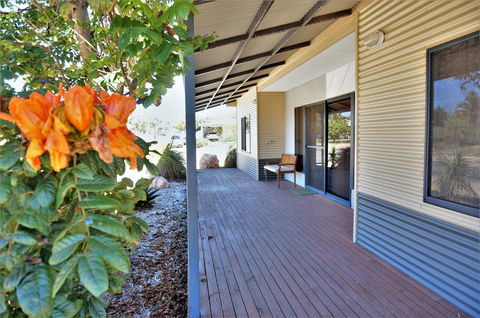 2 Trout Place - 4 Bedroom Holiday Home For The Nautical Adventurers - Accommodation Newcastle 1