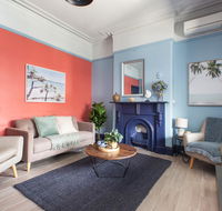2-Bed Apartment Metres From Coogee Beach and Dining - Accommodation Newcastle