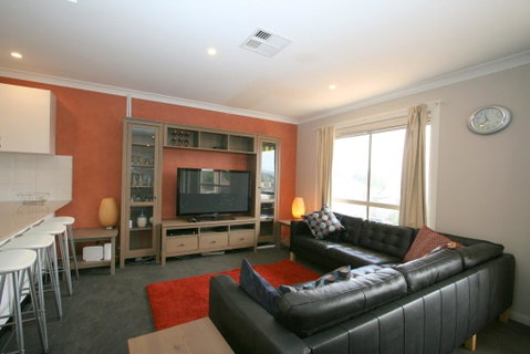 2/17 Jillamatong Street - Accommodation Newcastle 0