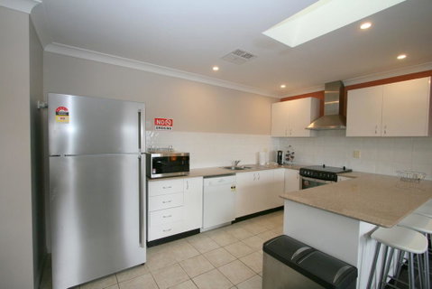 2/17 Jillamatong Street - Accommodation Newcastle 2
