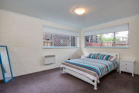 250 Metres To The Beach And Coastal Track. - Accommodation Newcastle 2