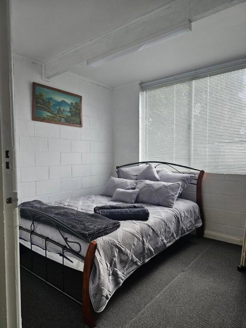 Beach House-Town House - Accommodation Newcastle 3