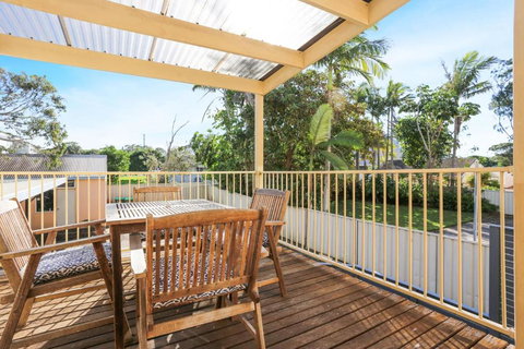 Beach Road Bliss - Accommodation Newcastle 1