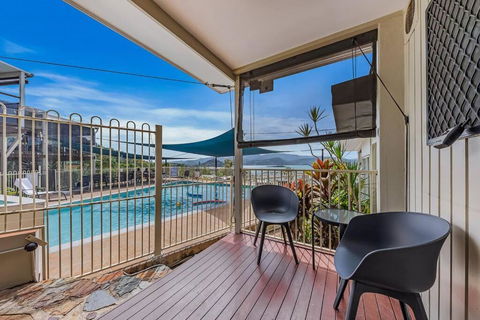Beach Shack At Airlie - Accommodation Newcastle 0