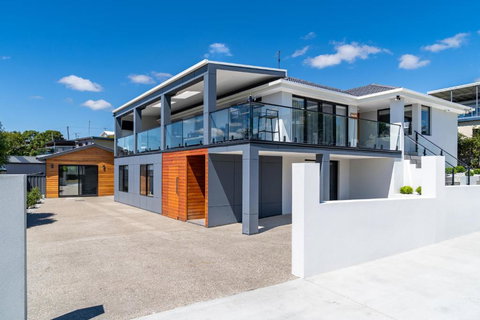 Beach Walk On Alfred - Accommodation Newcastle 1