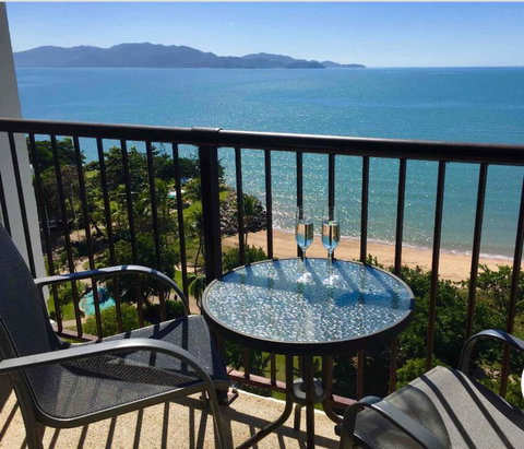 Beachfront Balcony - Accommodation Newcastle 0