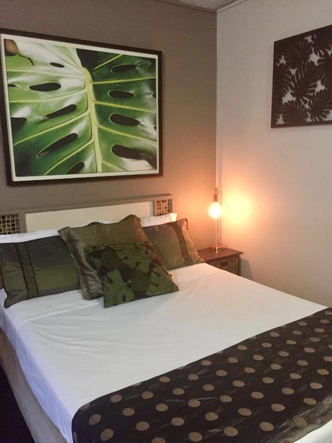 Beachfront Balcony - Accommodation Newcastle 3