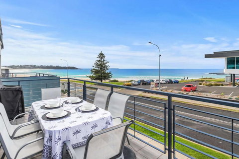 Beachfront Five - Accommodation Newcastle 1