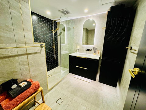 Beachside Bliss - High Floor 2 Bedroom With Stunning River Views - Accommodation Newcastle 4