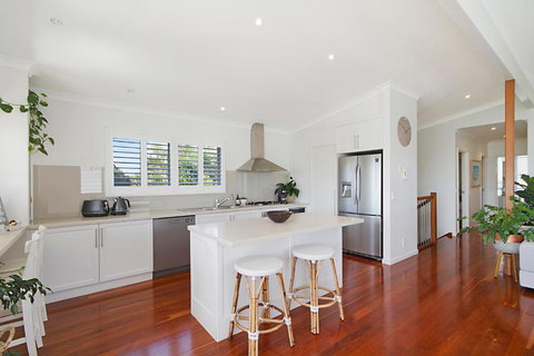 Beach Retreat - Accommodation Newcastle 2