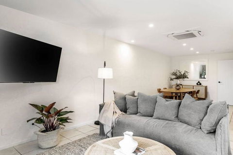 Beachside Serenity - Accommodation Newcastle 4