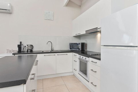 Beachside Villa - Accommodation Newcastle 4