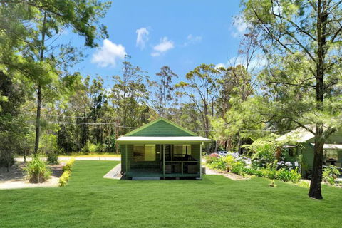 Beau Cabin One Bedroom Cabin On Golf Course - Accommodation Newcastle 0