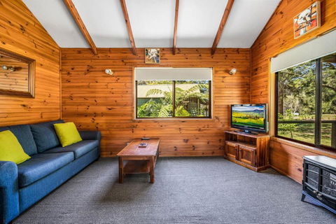 Beau Cabin One Bedroom Cabin On Golf Course - Accommodation Newcastle 3
