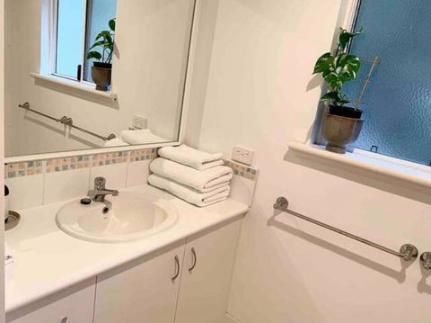 Beauchamp Beauty - Accommodation Newcastle 1
