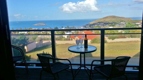 Beautiful Sea Views - Accommodation Newcastle 0