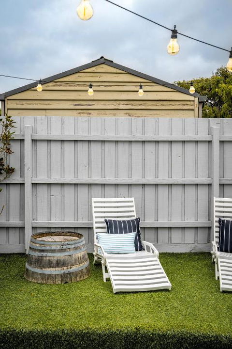 Beauty & The Beach - Accommodation Newcastle 3