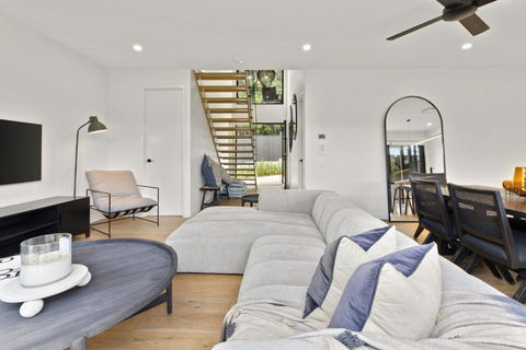 Bella Villa - Accommodation Newcastle 0