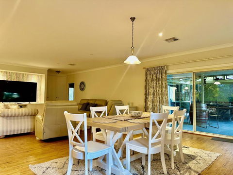 Belle B&B Country Retreat - Accommodation Newcastle 3