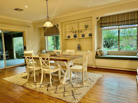 Belle B&B Country Retreat - Accommodation Newcastle 2