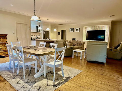 Belle B&B Country Retreat - Accommodation Newcastle 4