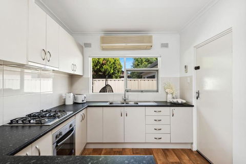 Belle Escapes - Broadway By The Beach - Accommodation Newcastle 2