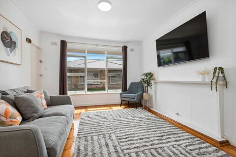 Belle Escapes - Broadway By The Beach - Accommodation Newcastle 3