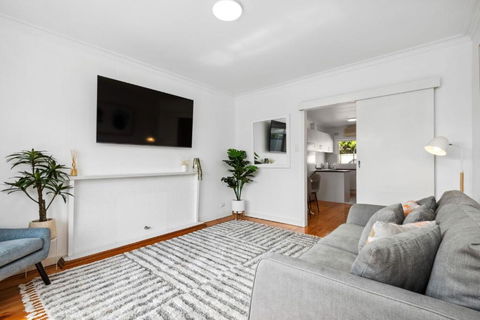 Belle Escapes - Broadway By The Beach - Accommodation Newcastle 4