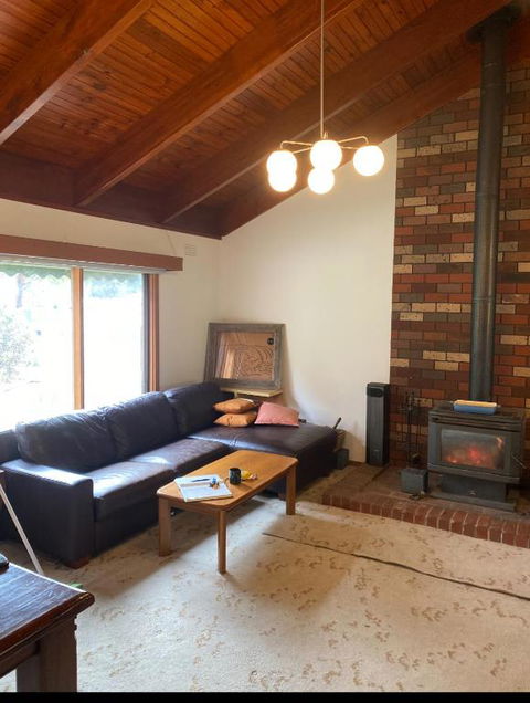 Bells Beach Spacious 2-Acre 5BR Retreat - With Hot Tub - Accommodation Newcastle 2