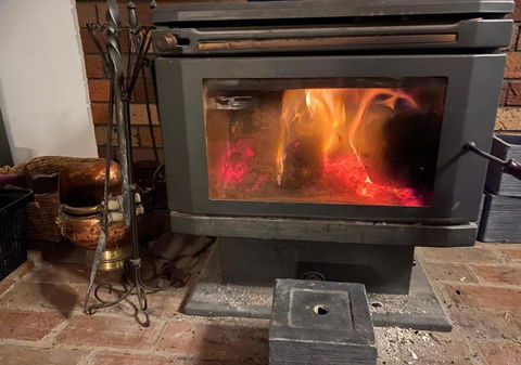 Bells Beach Spacious 2-Acre 5BR Retreat - With Hot Tub - Accommodation Newcastle 3