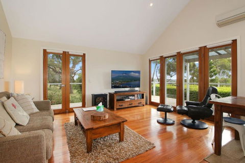 Bells Of Beechworth - Accommodation Newcastle 4