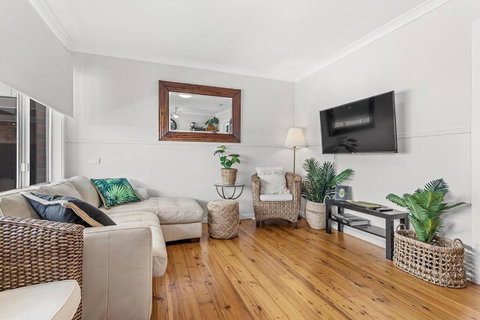 Berrigal 4 Beachfront - Accommodation Newcastle 1