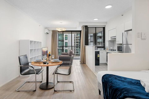 Best Value 2Beds Apt At CBD With Pool Gym Carpark - Accommodation Newcastle 0