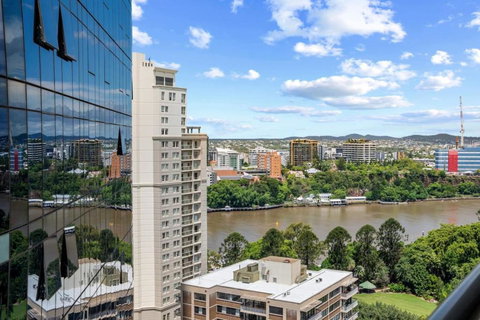 Best Value 2Beds Apt At CBD With Pool Gym Carpark - Accommodation Newcastle 3