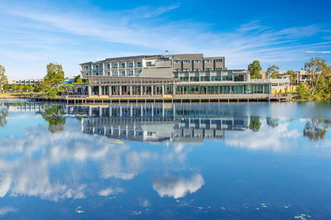 Best Western Plus North Lakes Hotel - Accommodation Newcastle 1