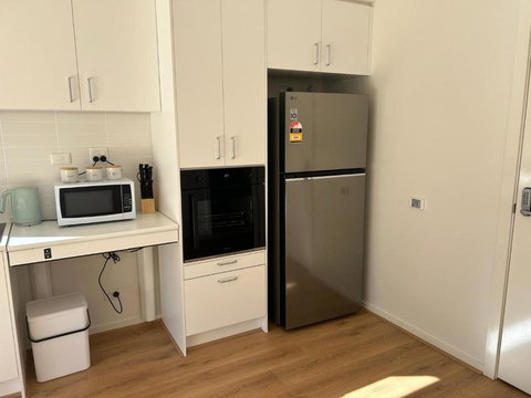 Beveridge Bliss Retreat - Accommodation Newcastle 1