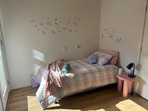 Beveridge Bliss Retreat - Accommodation Newcastle 2