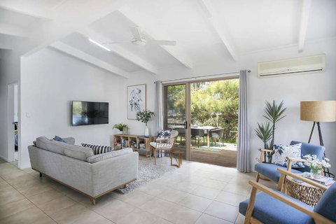 Birdsea House - Accommodation Newcastle 0