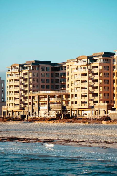 Belle Escapes - Sunset Views At The Bay - Accommodation Newcastle 3
