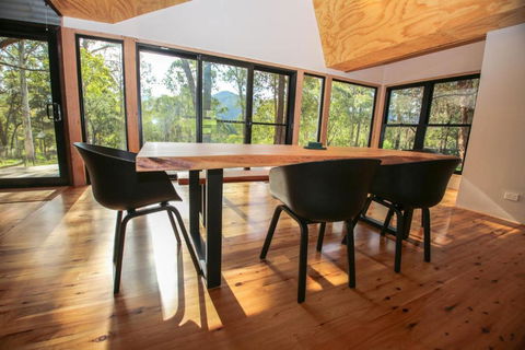 Black Mamba House - Accommodation Newcastle 3