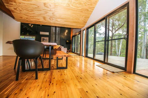 Black Mamba House - Accommodation Newcastle 4