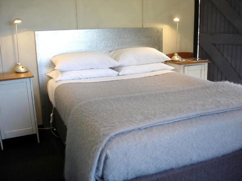 Black Sheep Inn - Accommodation Newcastle 3