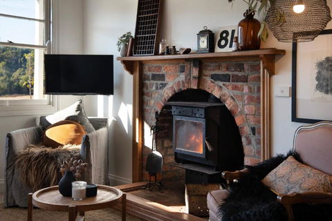 Blacksmiths Cottage - Accommodation Newcastle 4