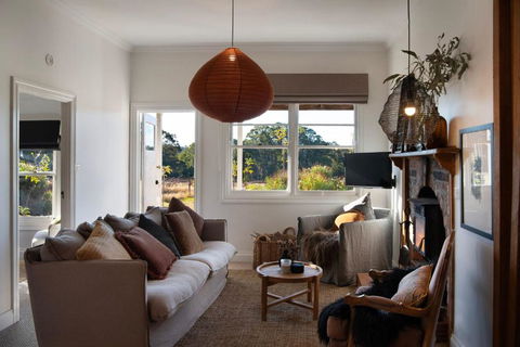 Blacksmiths Cottage - Accommodation Newcastle 3