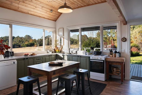 Blacksmiths Cottage - Accommodation Newcastle 1