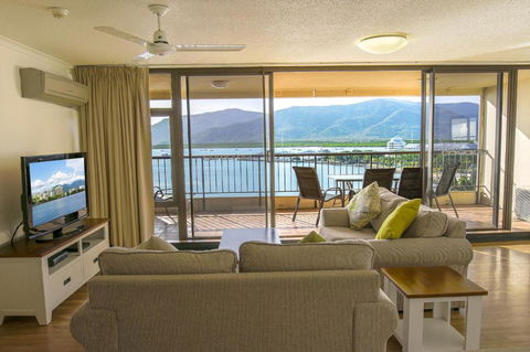 Cairns Aquarius - Accommodation Newcastle 3