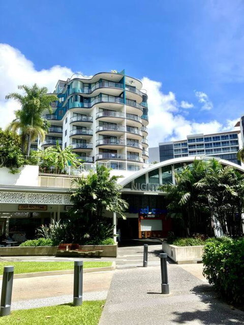 Cairns Esplanade Apartment - Accommodation Newcastle 0