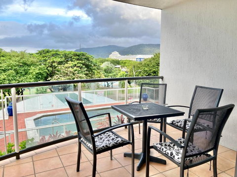 Cairns Esplanade Apartment - Accommodation Newcastle 2