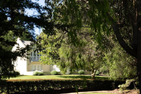 Cape Lodge - Accommodation Newcastle 3